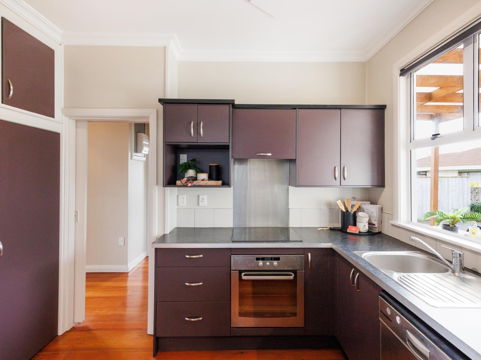 301 Botanical Road, West End