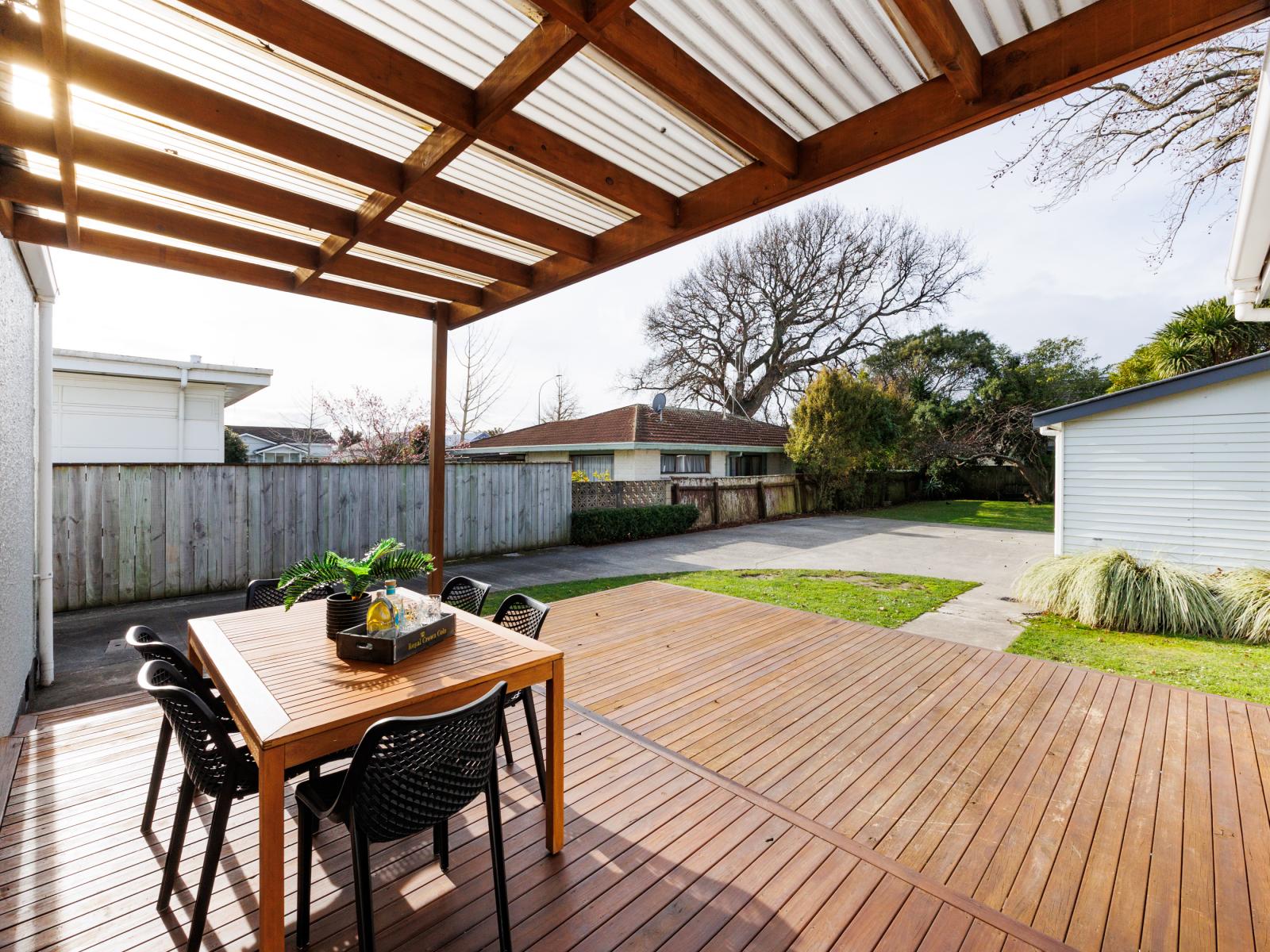 301 Botanical Road, West End