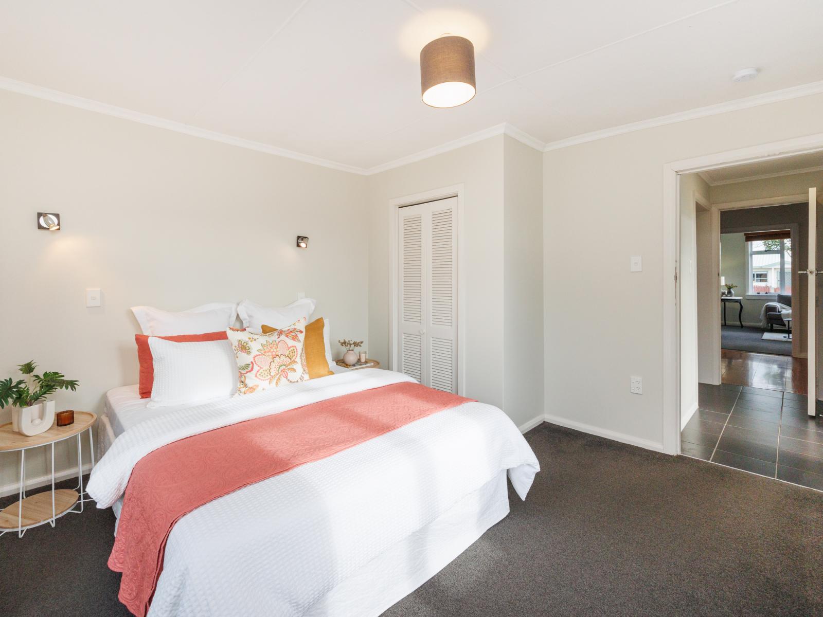 301 Botanical Road, West End