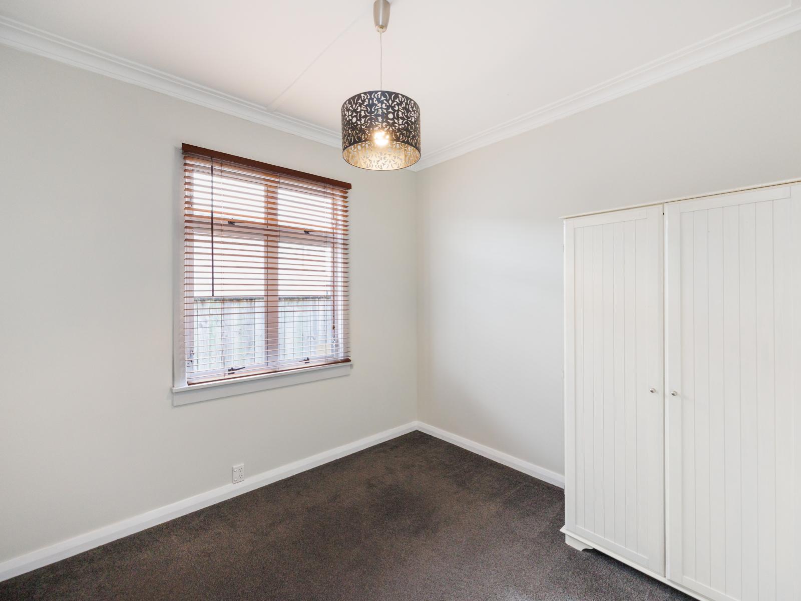 301 Botanical Road, West End