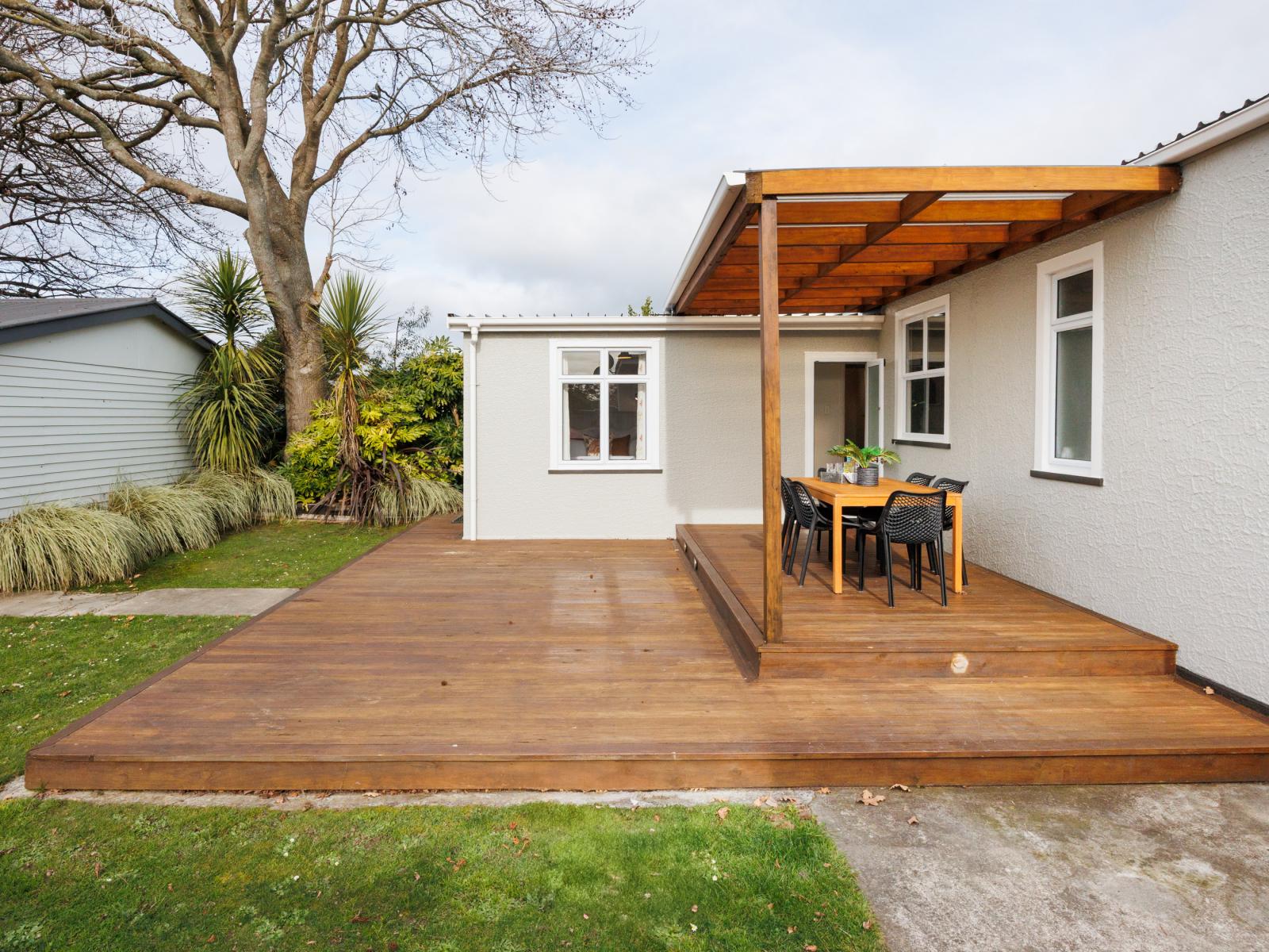 301 Botanical Road, West End