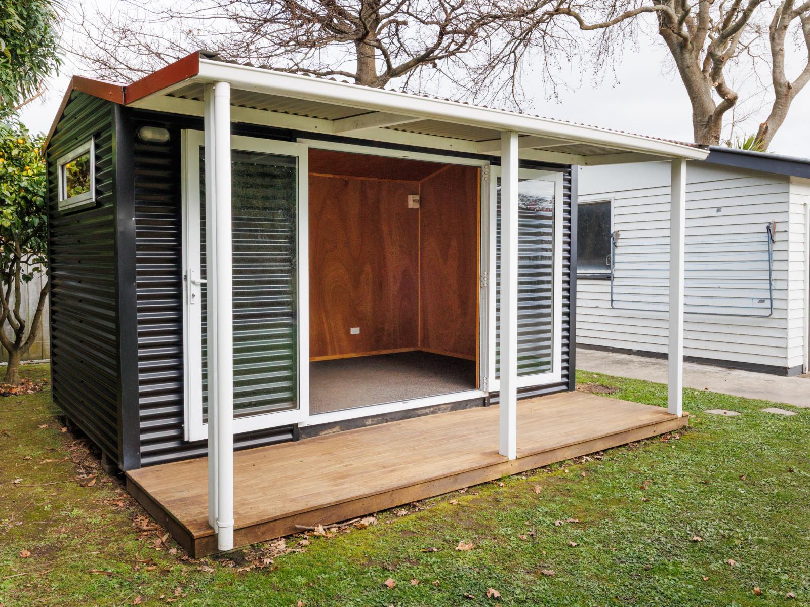 301 Botanical Road, West End