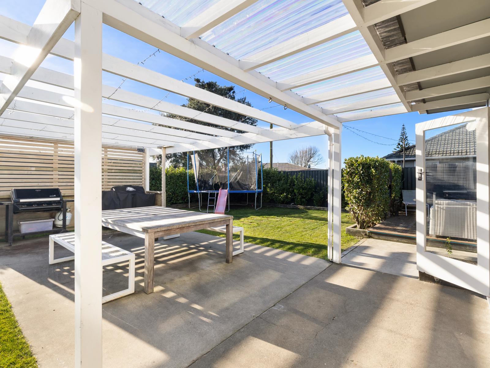 1 Battersea Place, Roslyn
