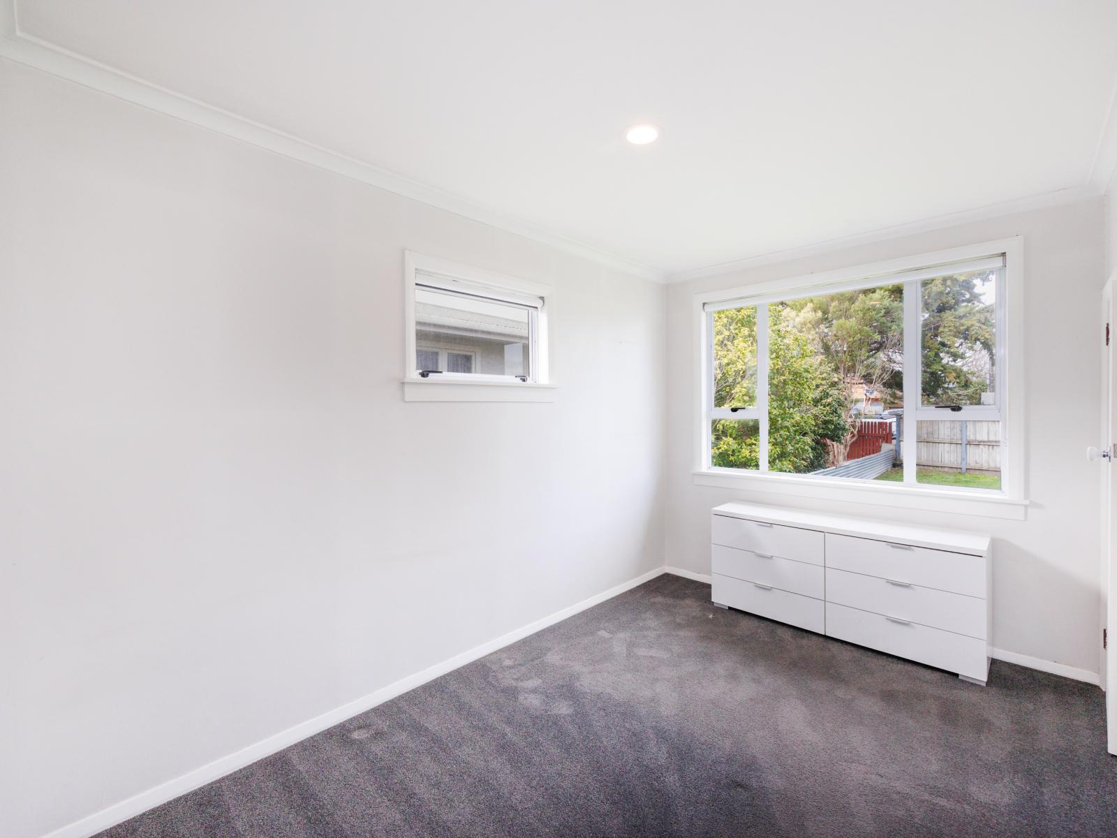 345 Tremaine Avenue, Takaro