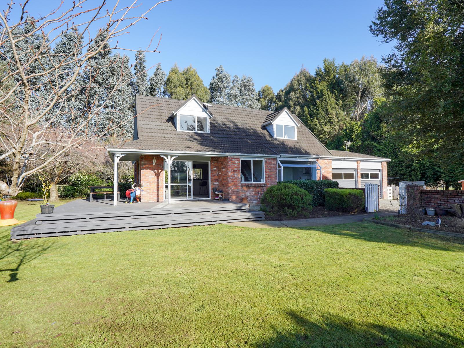 213 West Plains School Road, West Plains