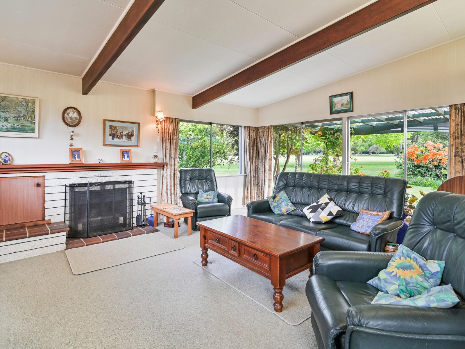 500 Hart Drive, Frimley