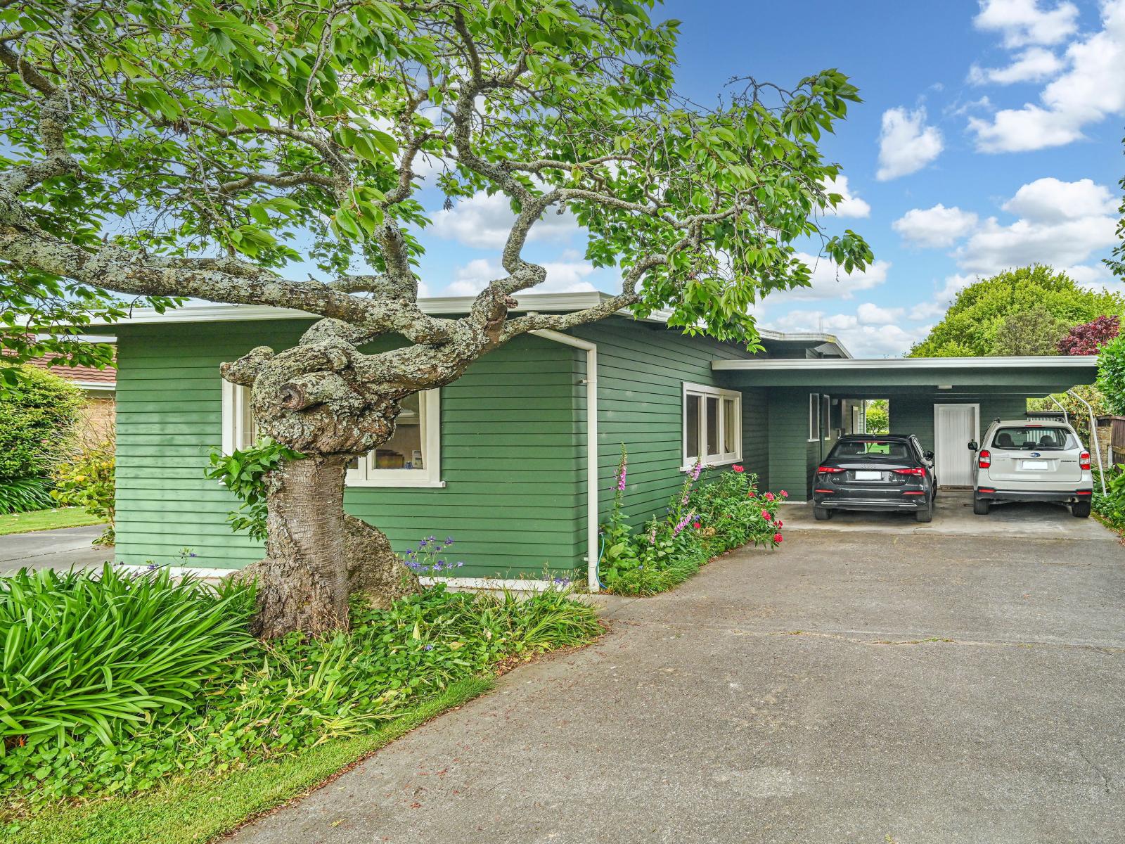 500 Hart Drive, Frimley