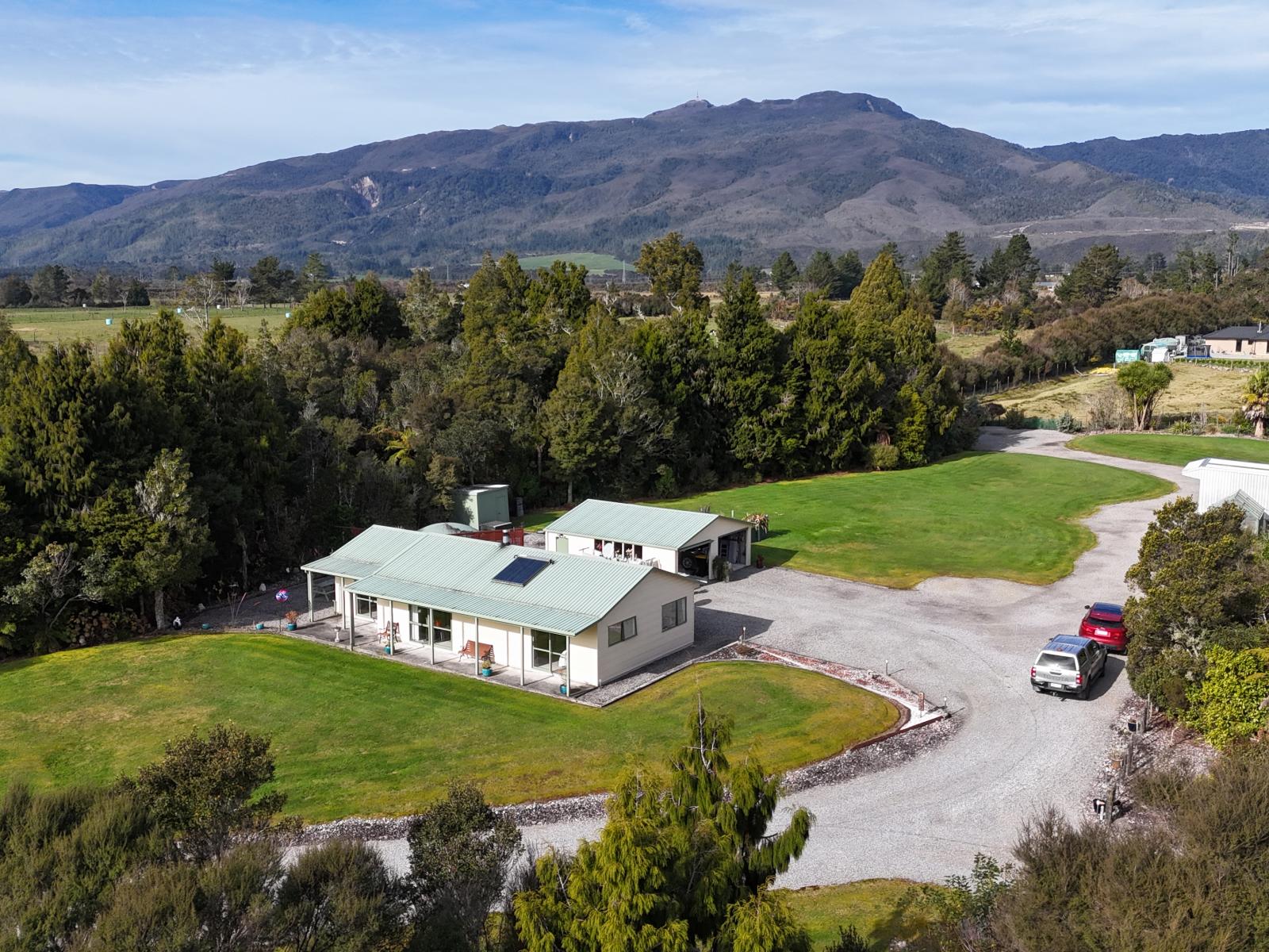 270 Utopia Road, Westport