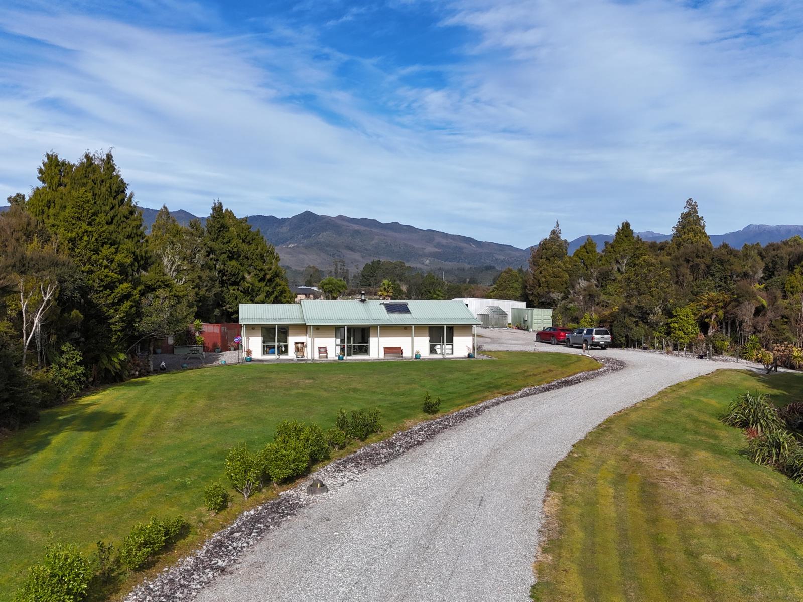 270 Utopia Road, Westport