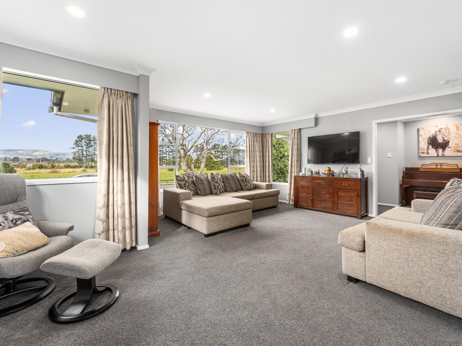 123 Dittmer Drive, West End