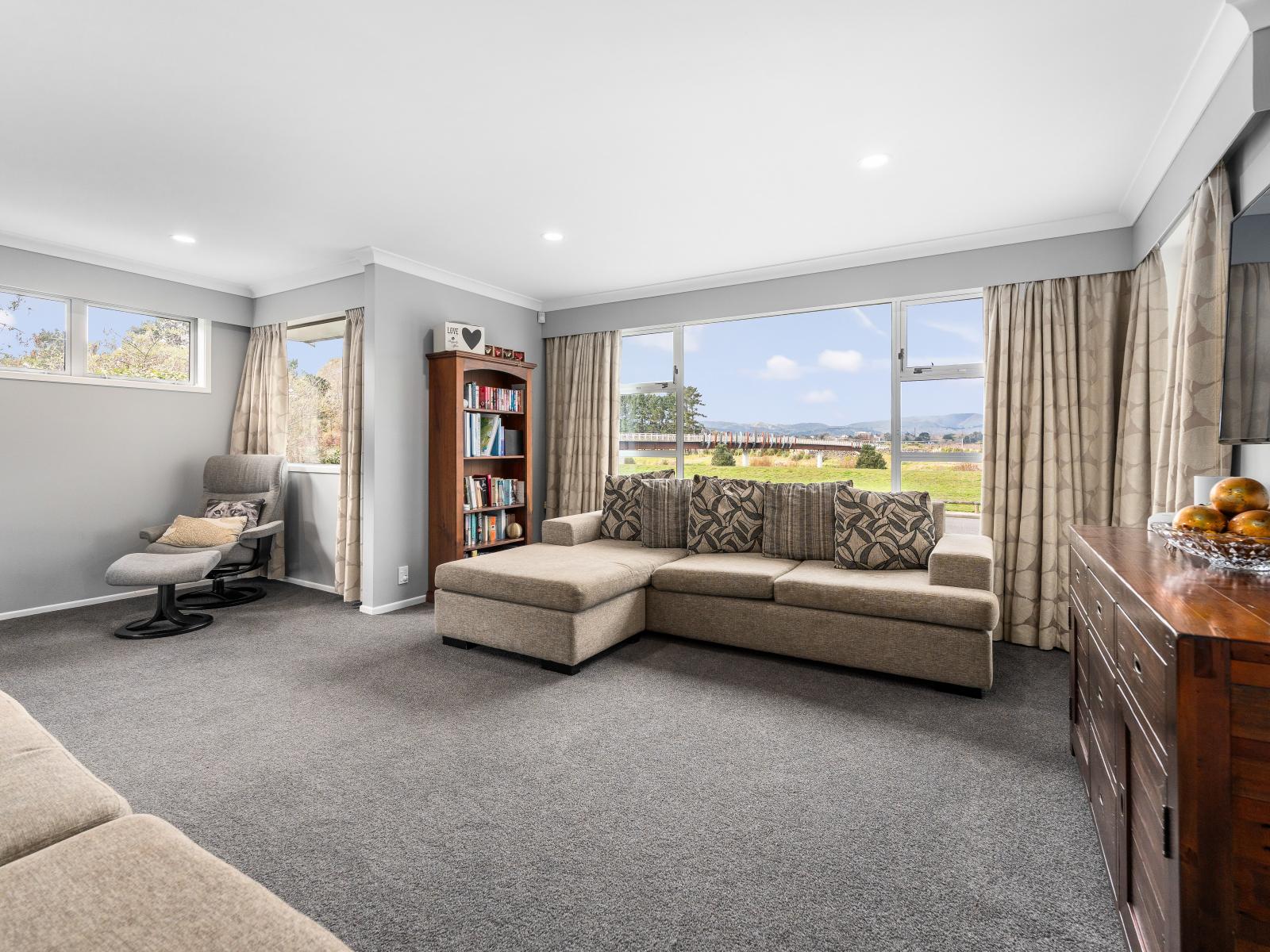 123 Dittmer Drive, West End