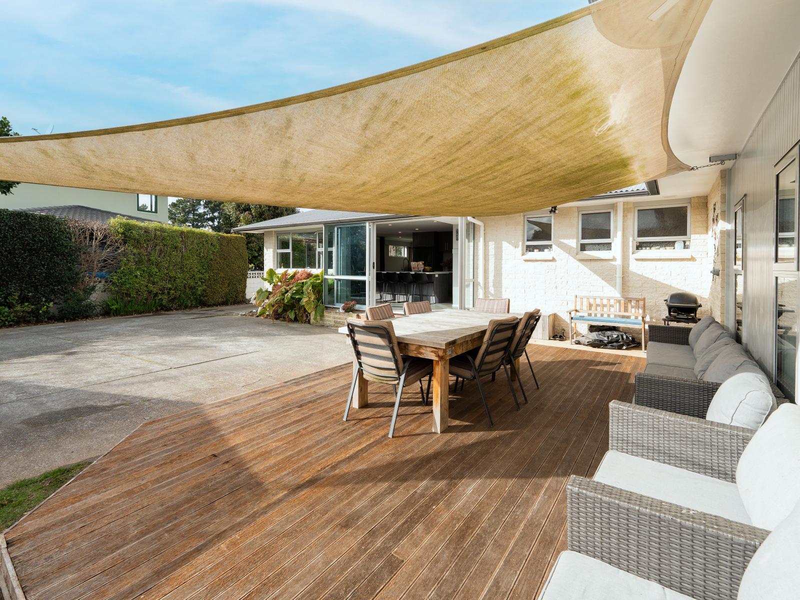 123 Dittmer Drive, West End
