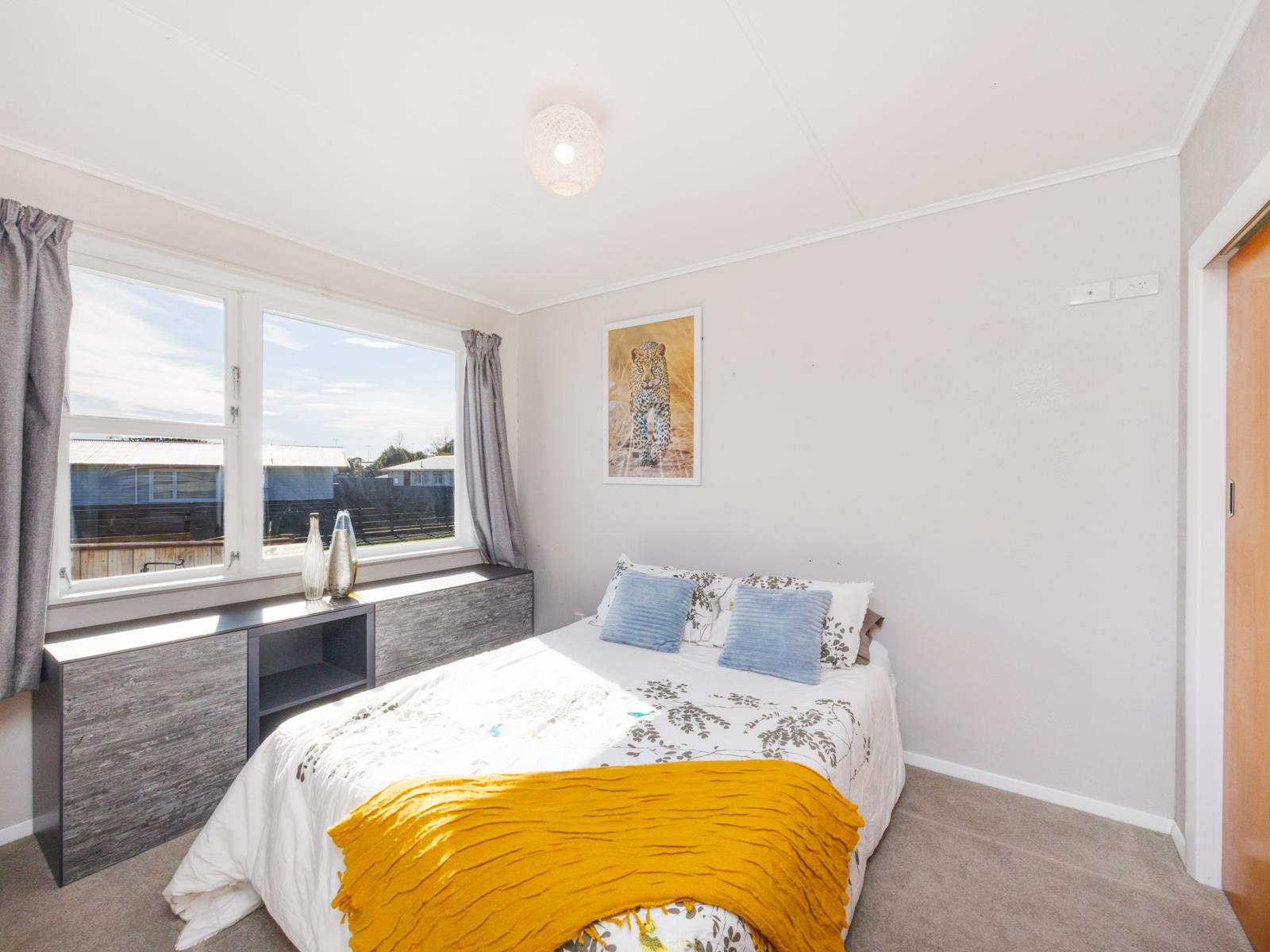 2 Lockhart Avenue, Milson