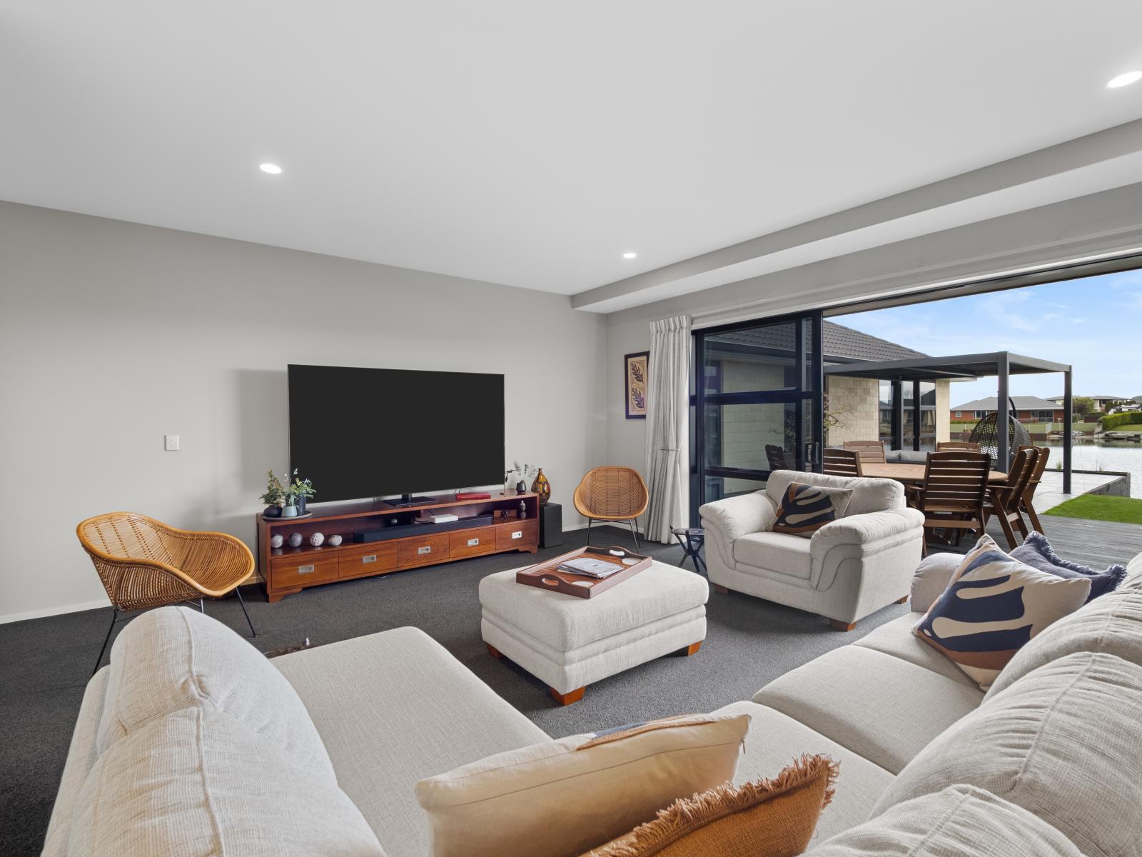 6 Trent Place, Lake Hood