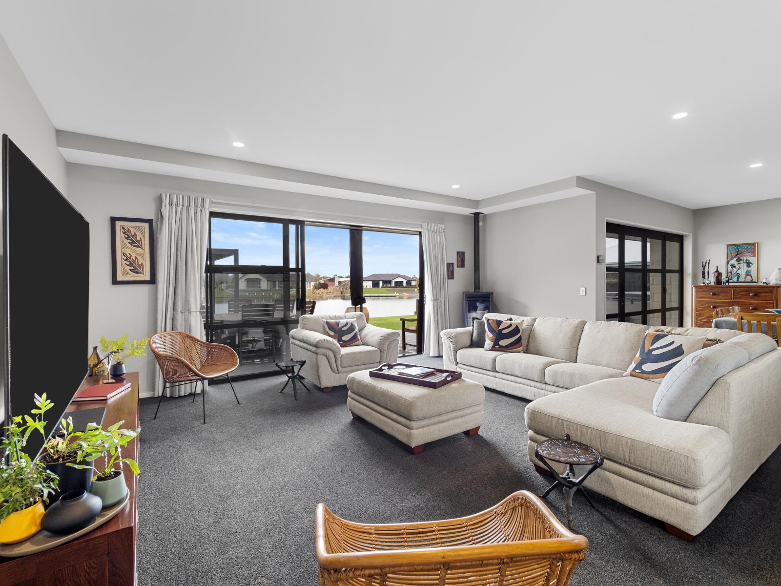 6 Trent Place, Lake Hood