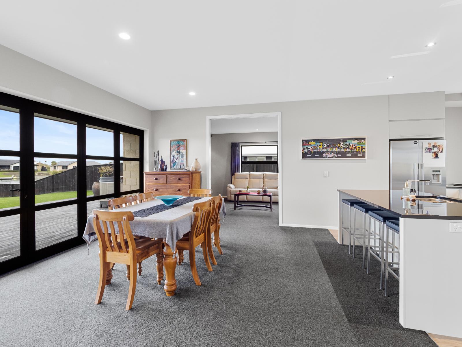 6 Trent Place, Lake Hood