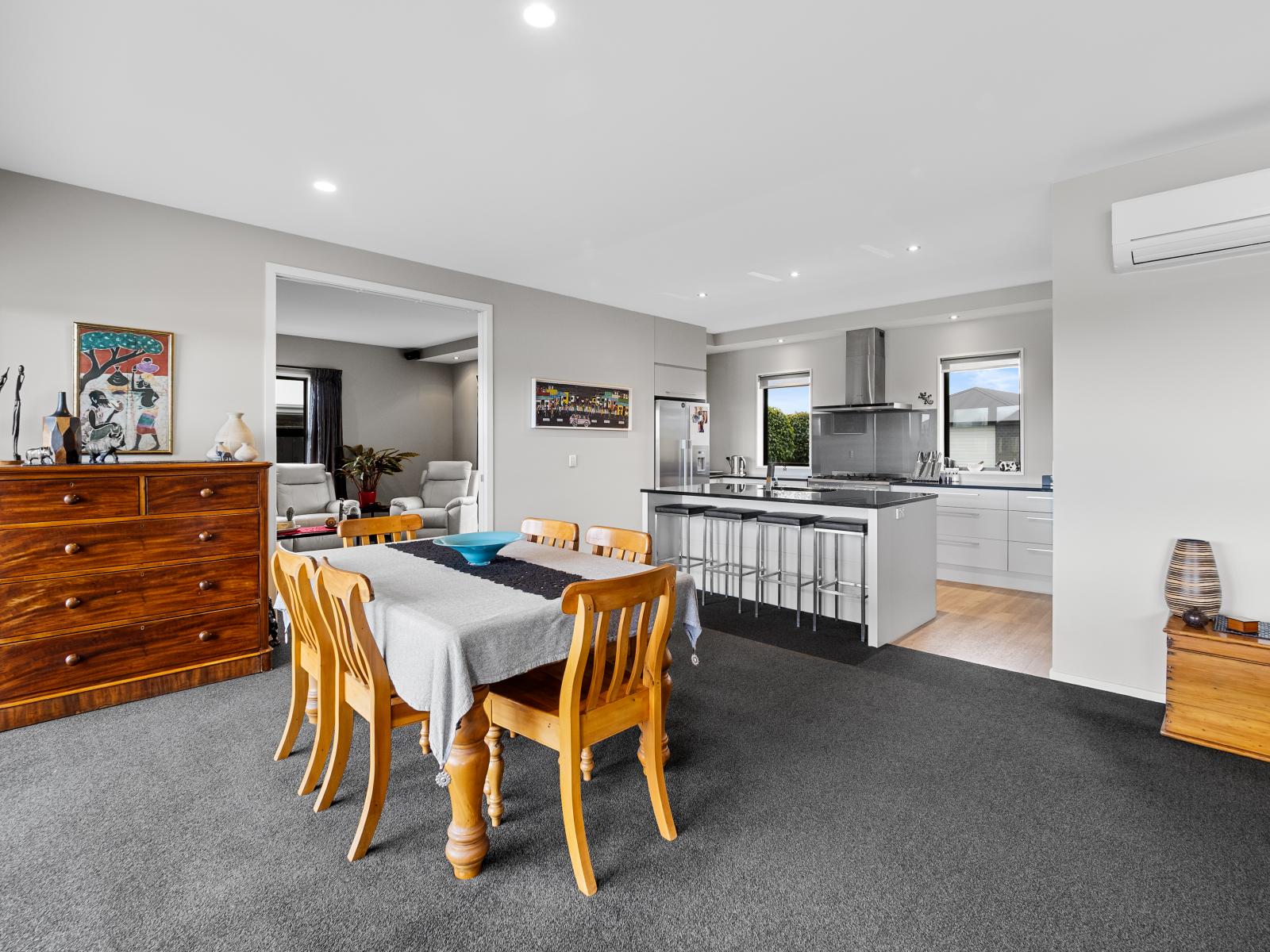 6 Trent Place, Lake Hood