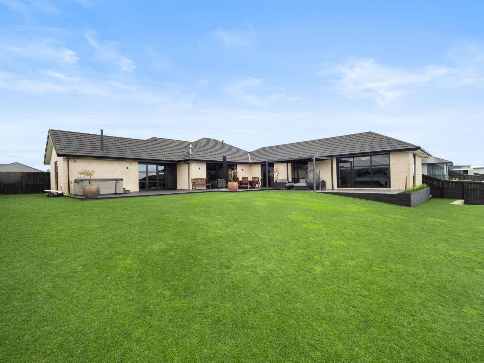 6 Trent Place, Lake Hood