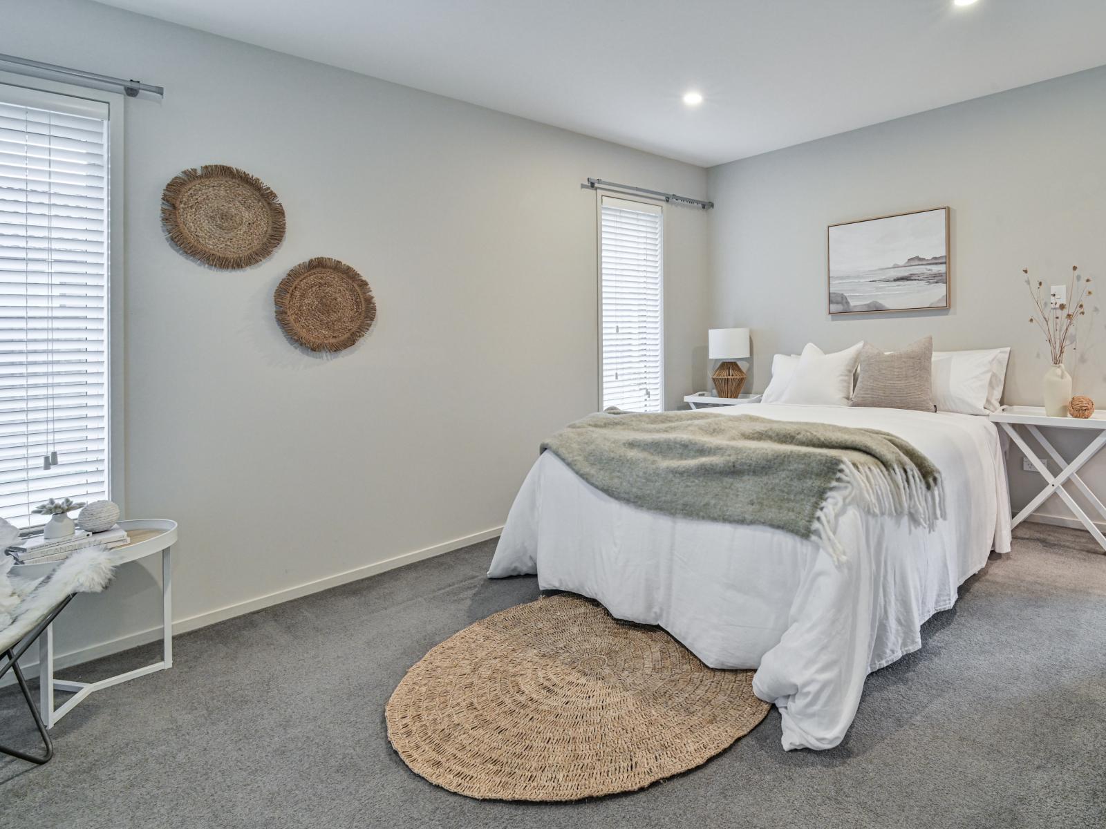 1031 Reka Street, Akina