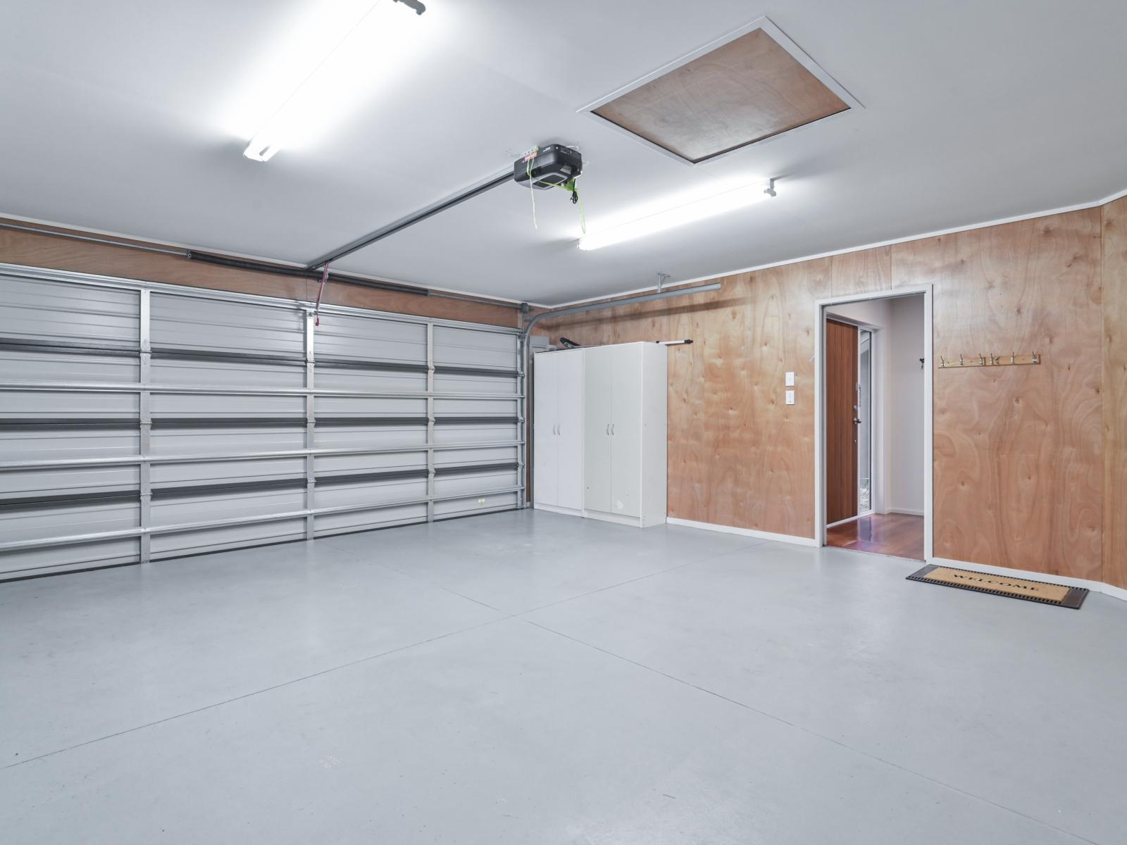 1031 Reka Street, Akina