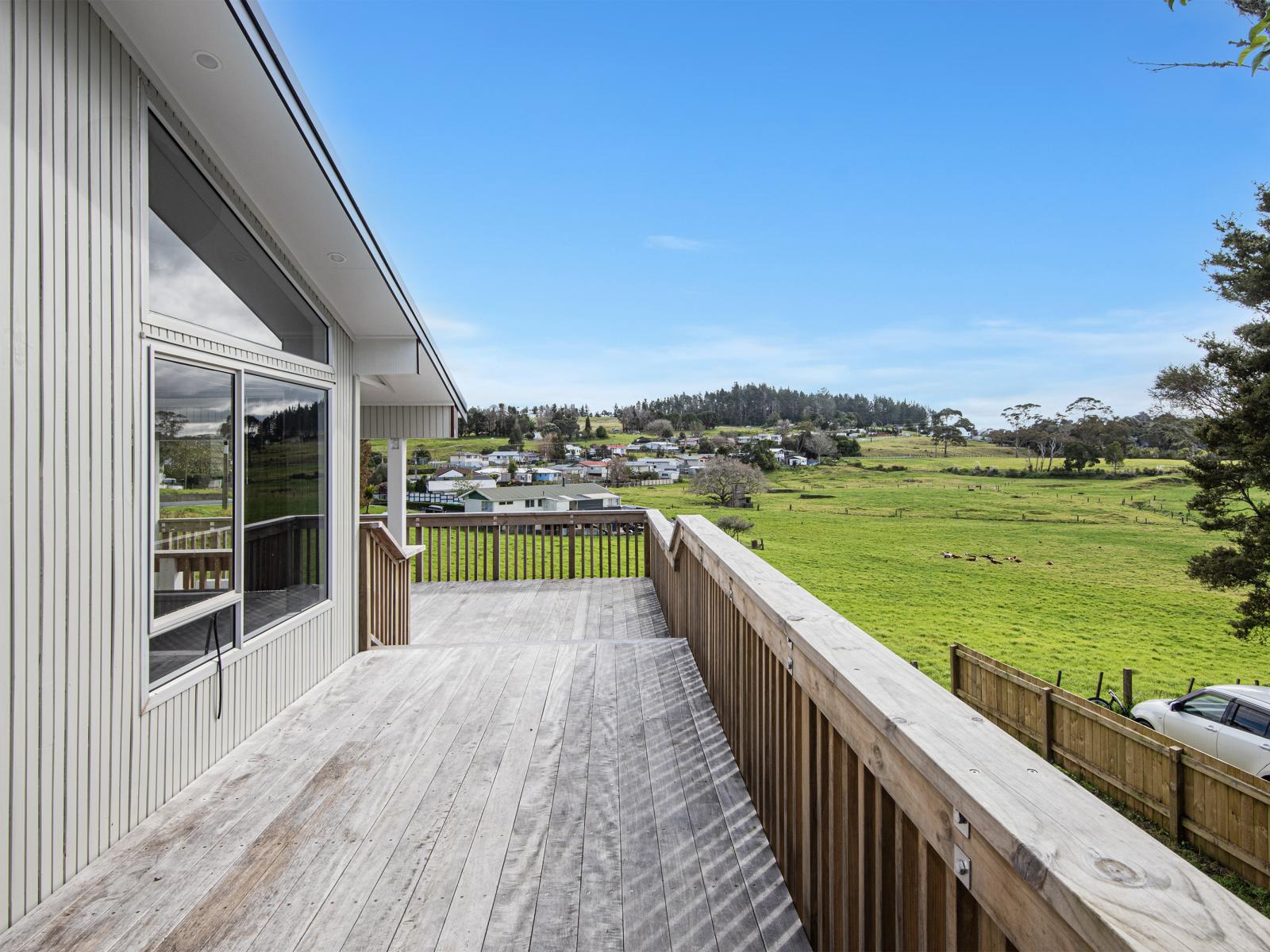 60 King Street, Hikurangi