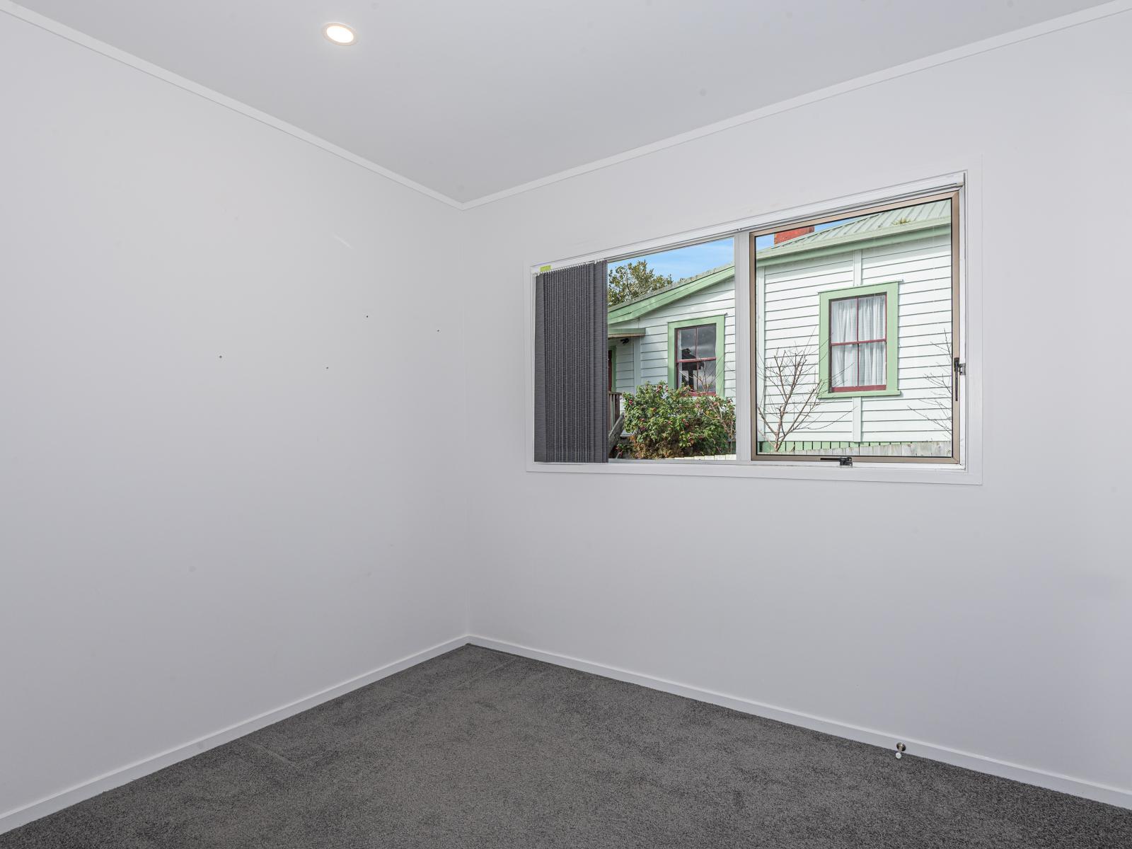 60 King Street, Hikurangi