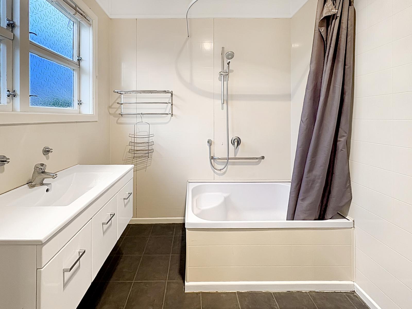 Unit 1, 18 Campbell Street, Whanganui