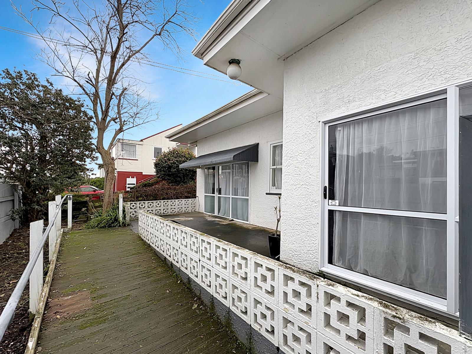 Unit 1, 18 Campbell Street, Whanganui