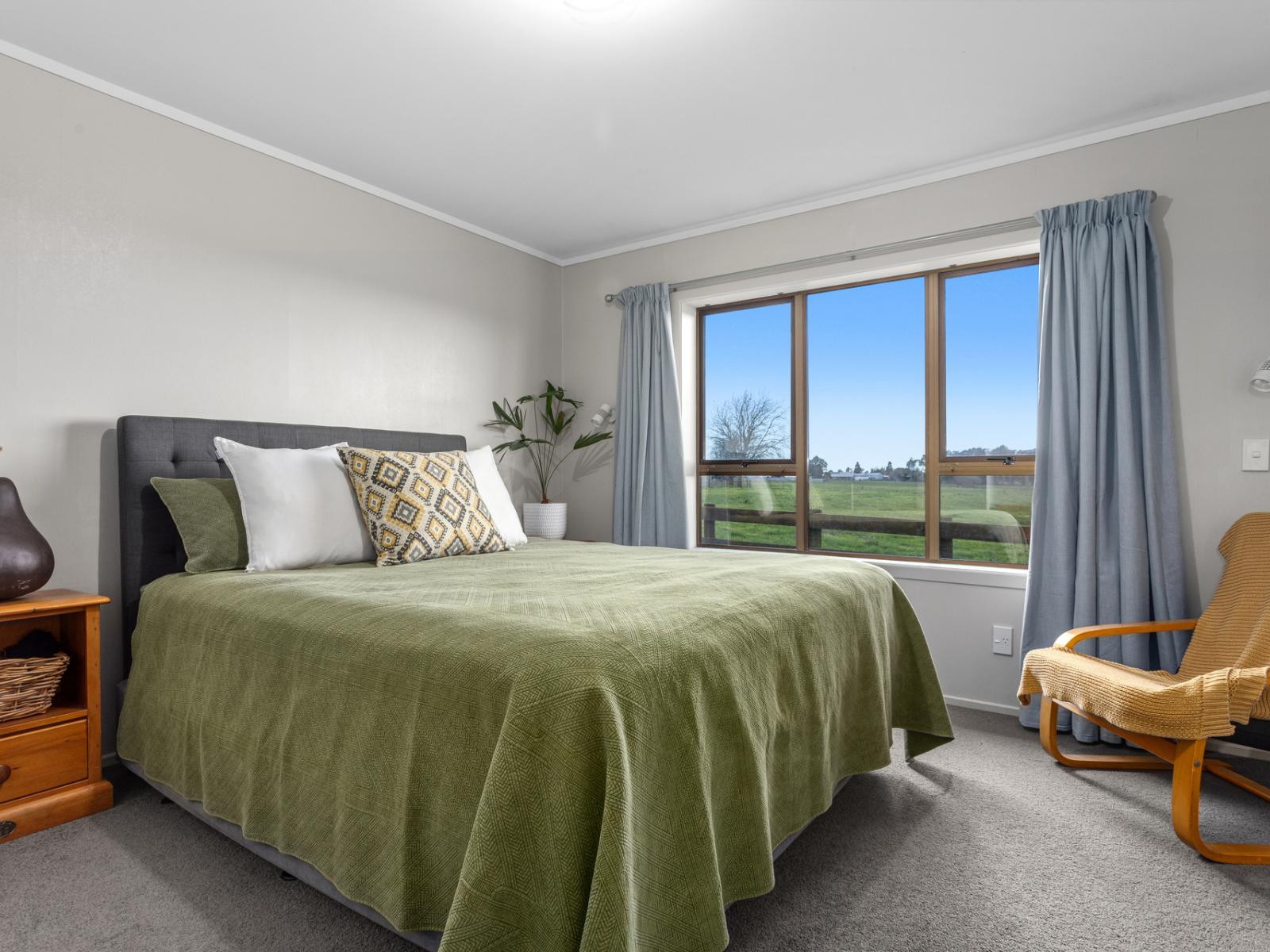 97 East Bank Road, Thornton