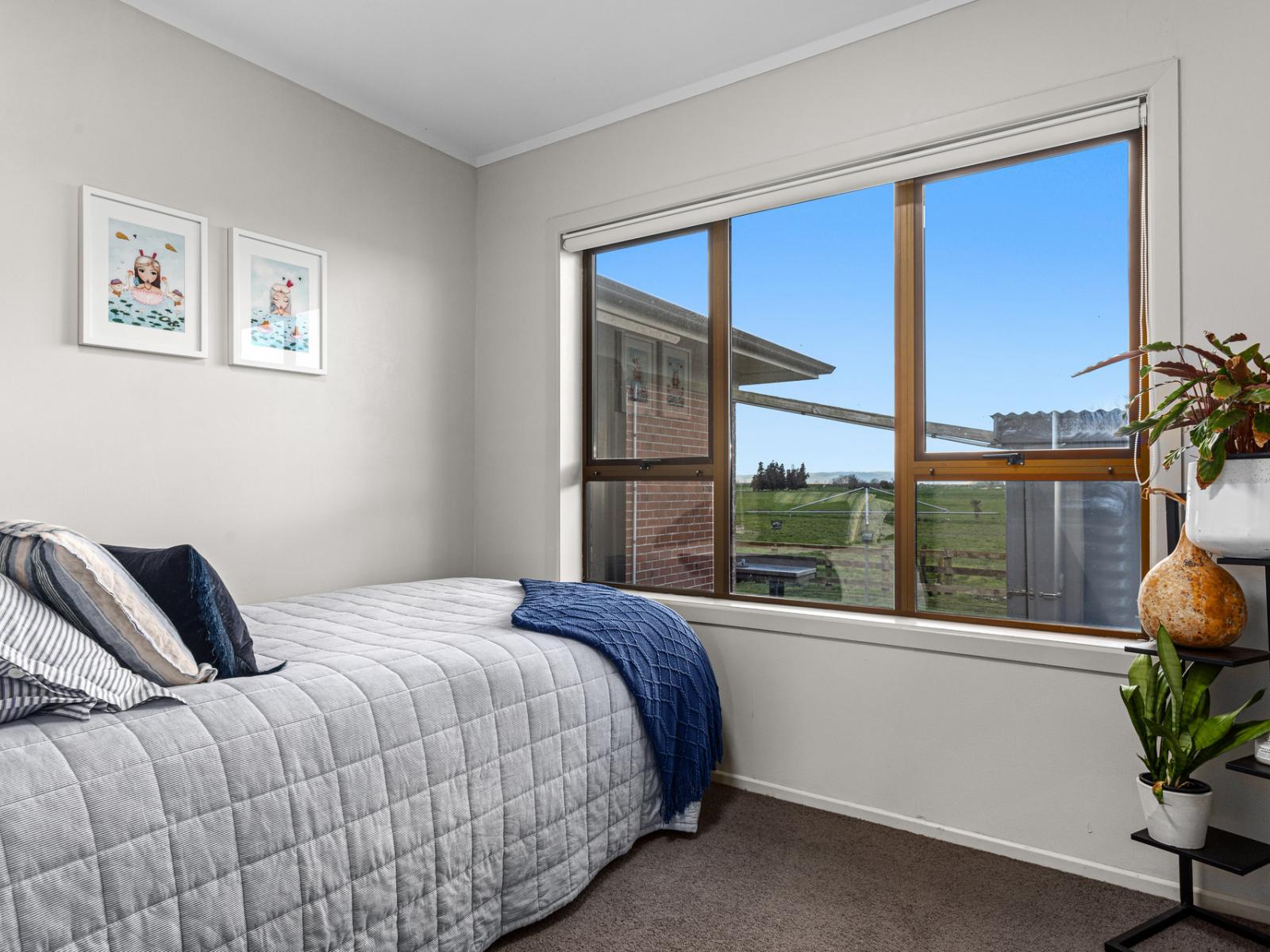 97 East Bank Road, Thornton