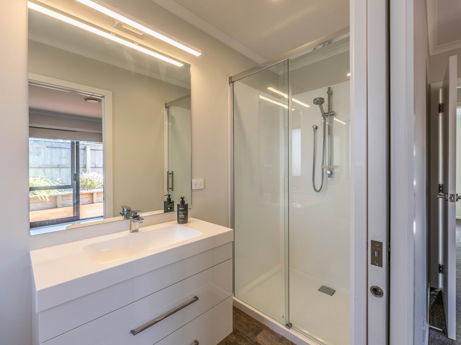 6 Corsica Court, Fitzherbert