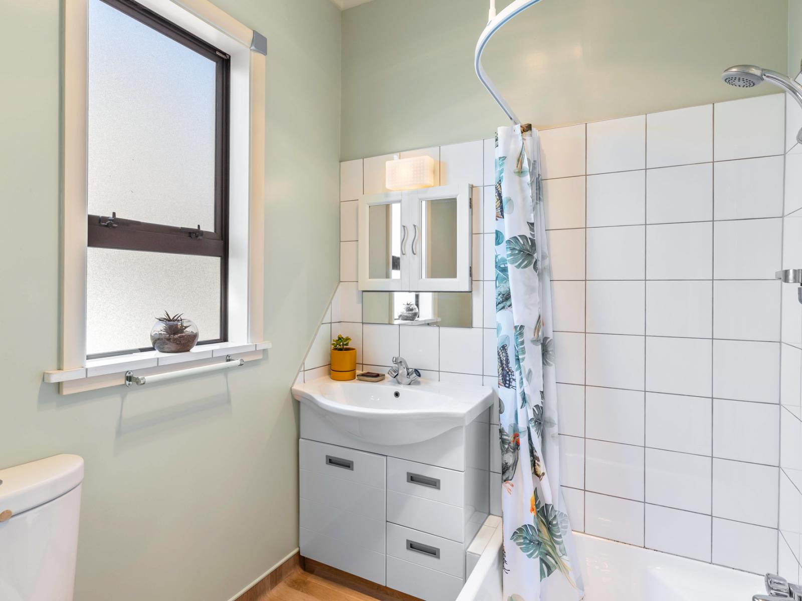 6 Toi Street, Otaki Beach