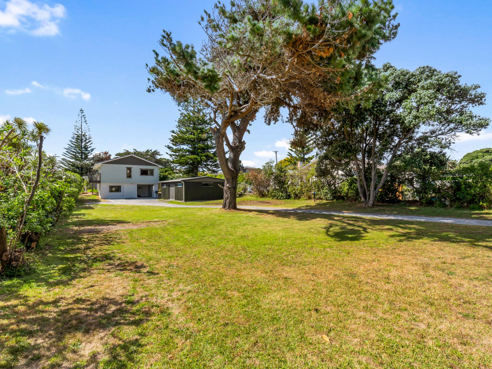 6 Toi Street, Otaki Beach
