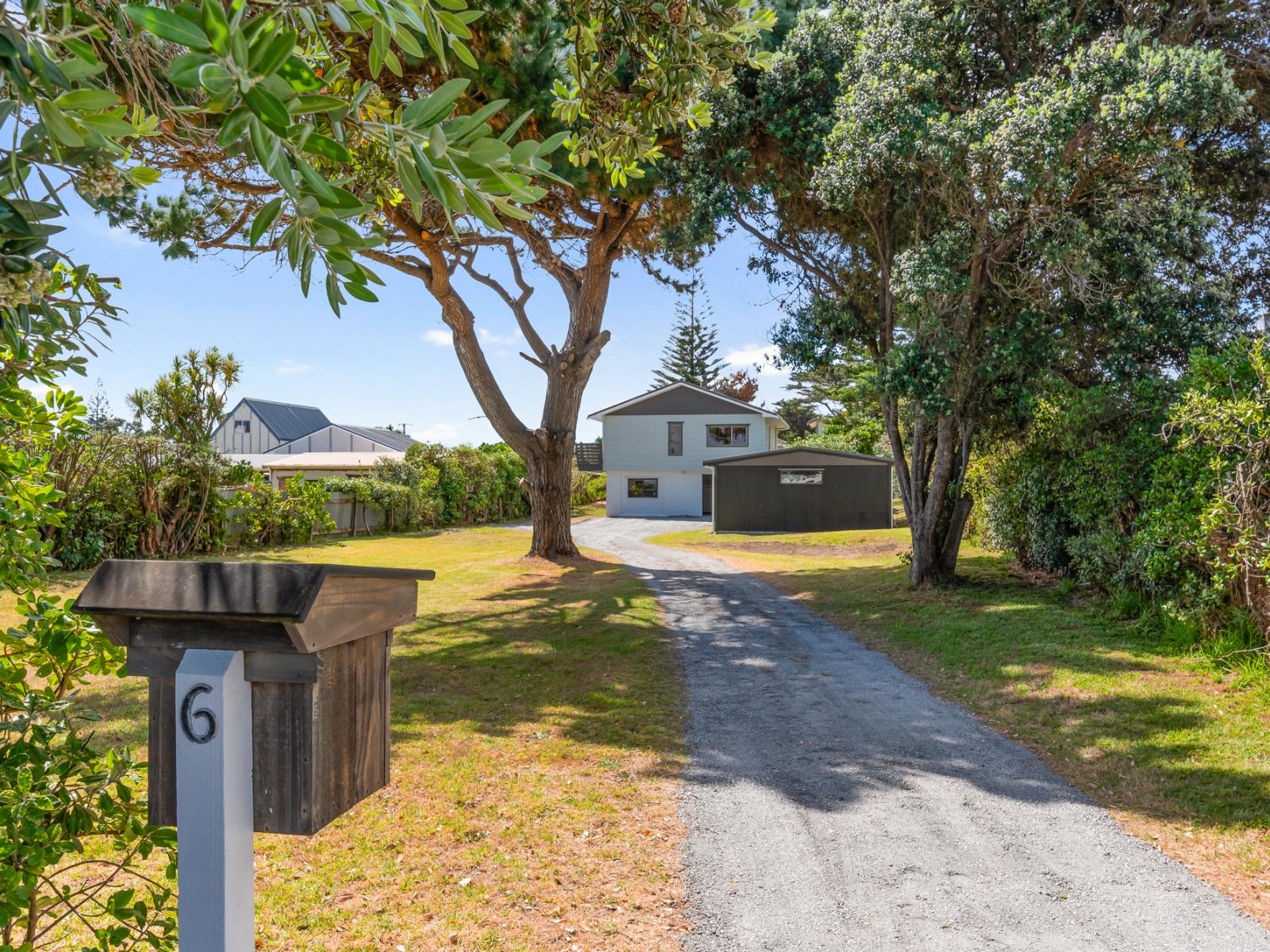 6 Toi Street, Otaki Beach