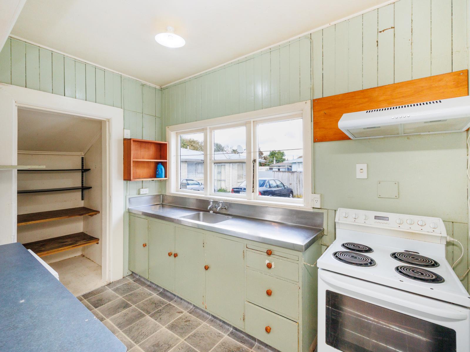 354 Botanical Road, West End