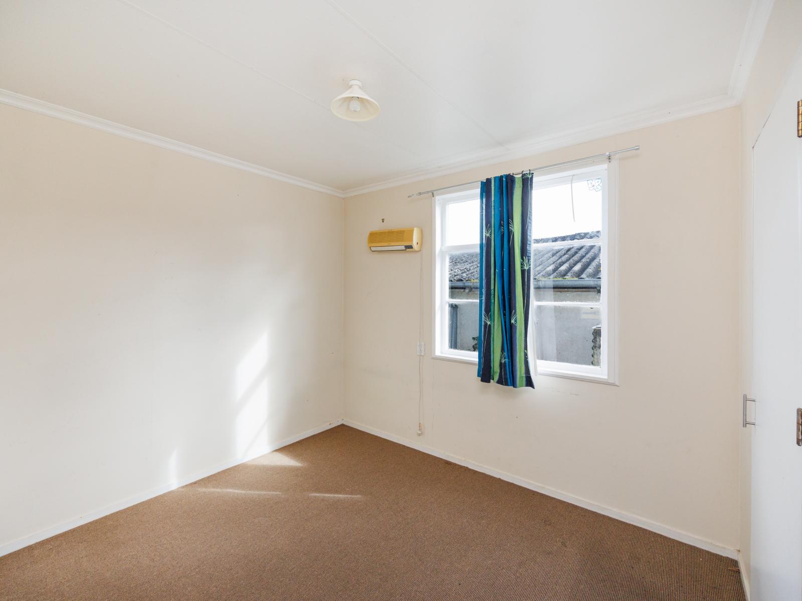 354 Botanical Road, West End