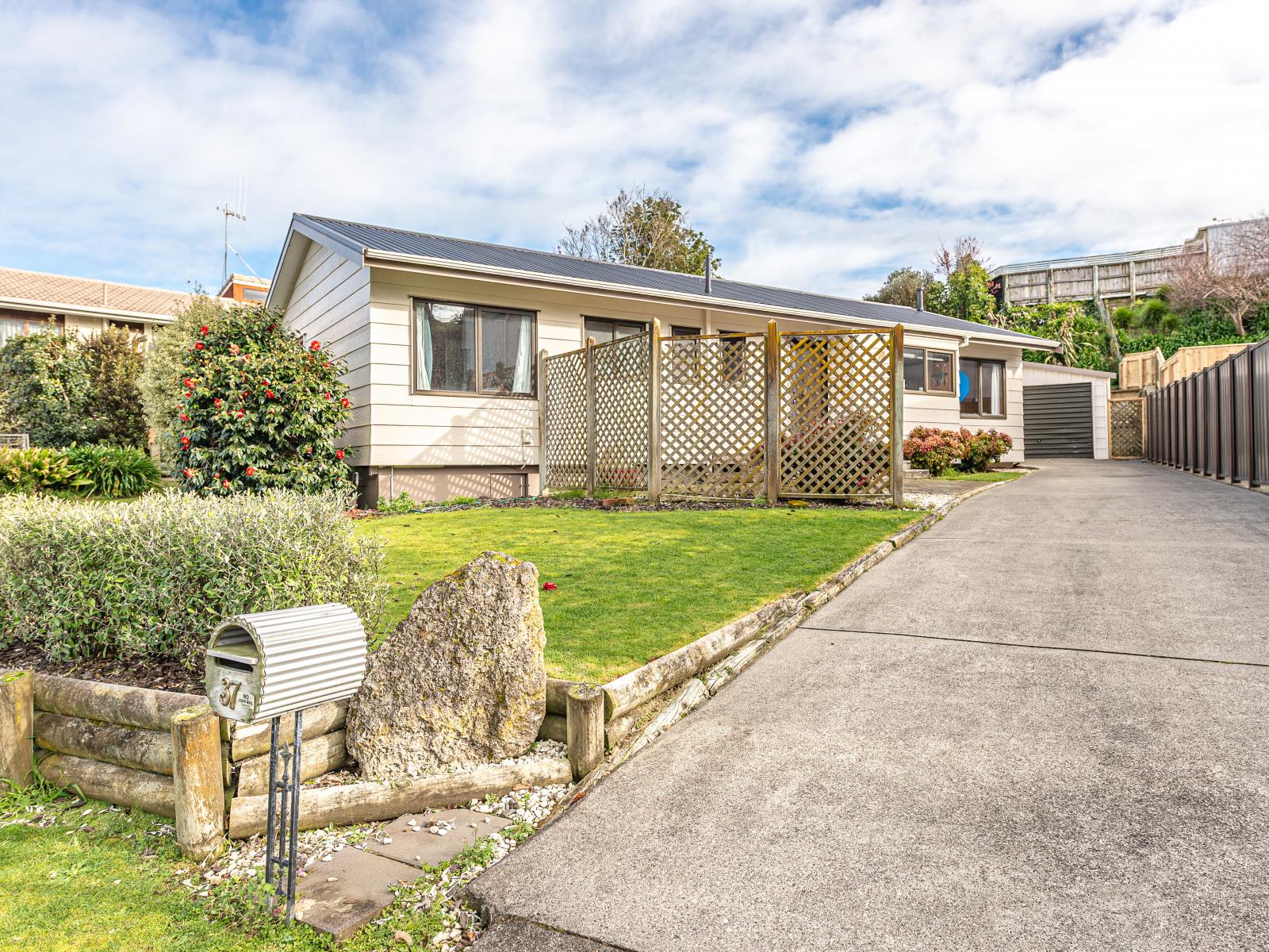 37 Bens Place, Springvale