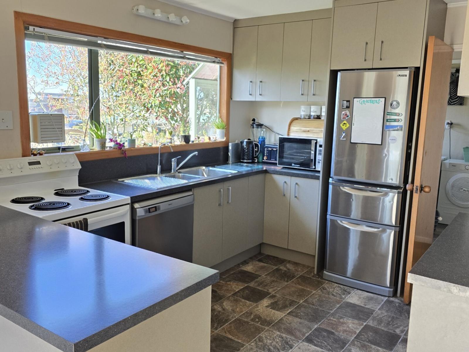 5 Parklane Place, Weston