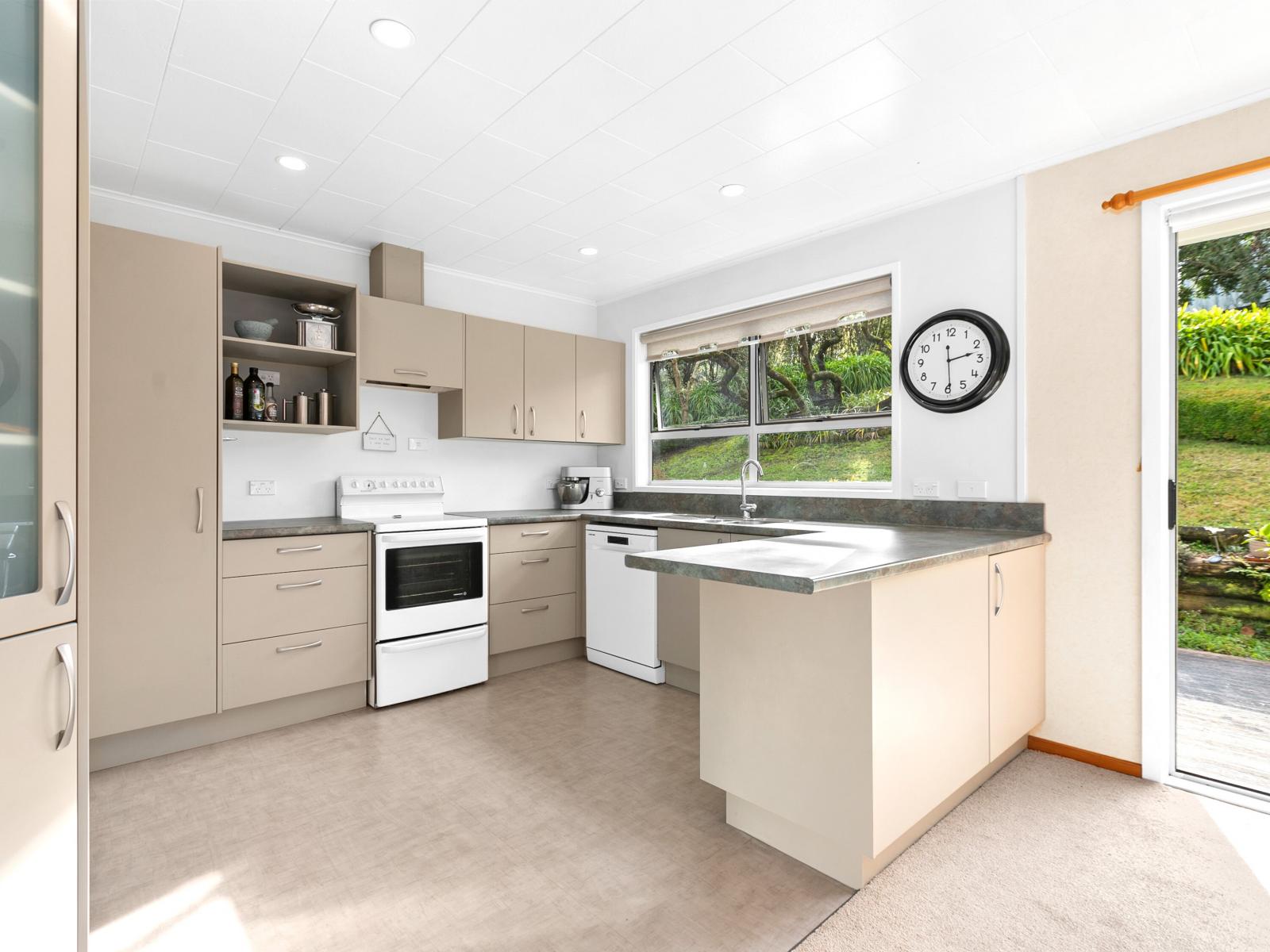6 Domain Road, Waipawa