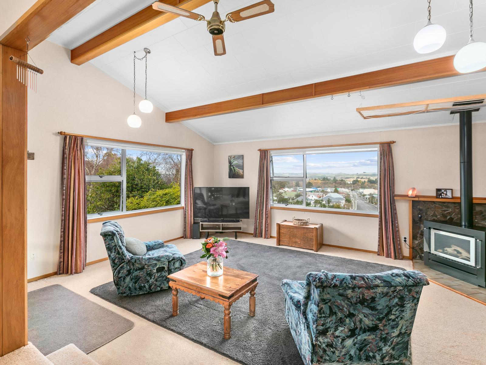 6 Domain Road, Waipawa