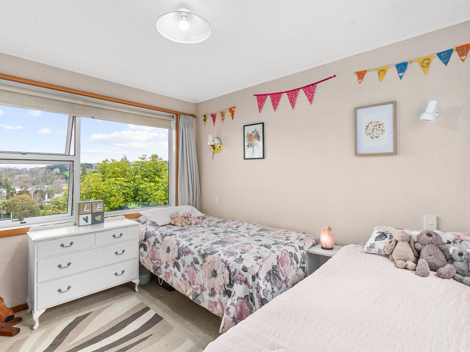 6 Domain Road, Waipawa
