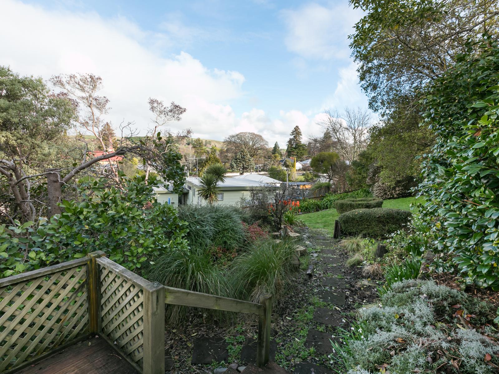 6 Domain Road, Waipawa