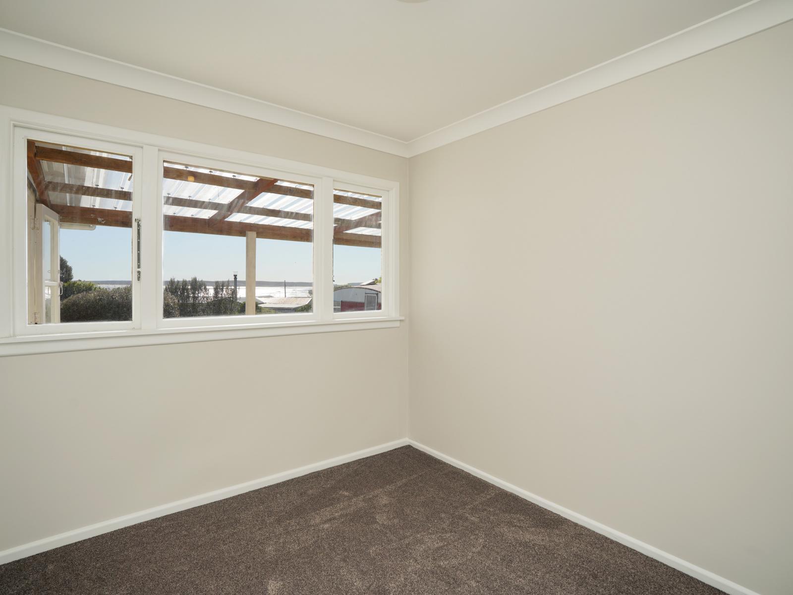 20 and 24 Whalers Crescent, Omaui