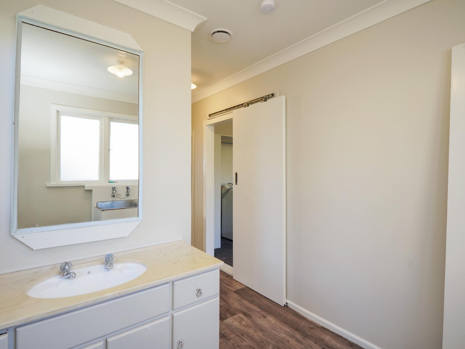 20 and 24 Whalers Crescent, Omaui