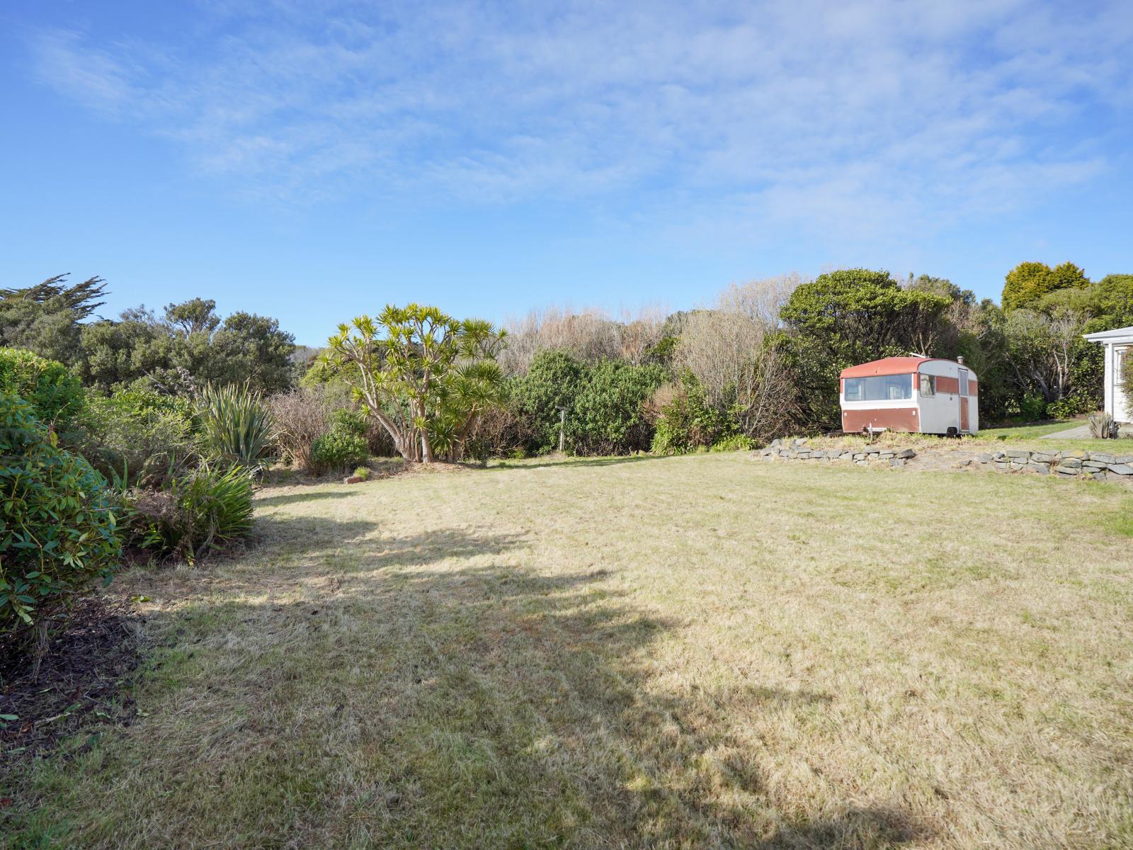 20 and 24 Whalers Crescent, Omaui
