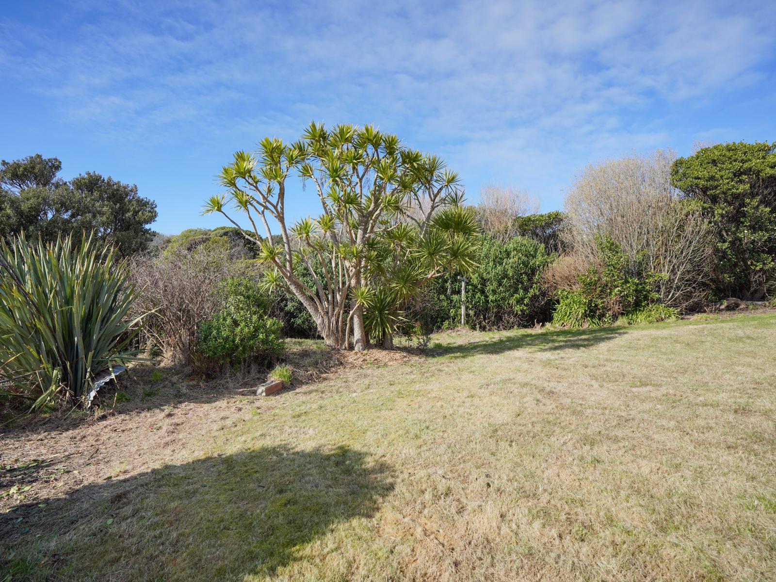 20 and 24 Whalers Crescent, Omaui