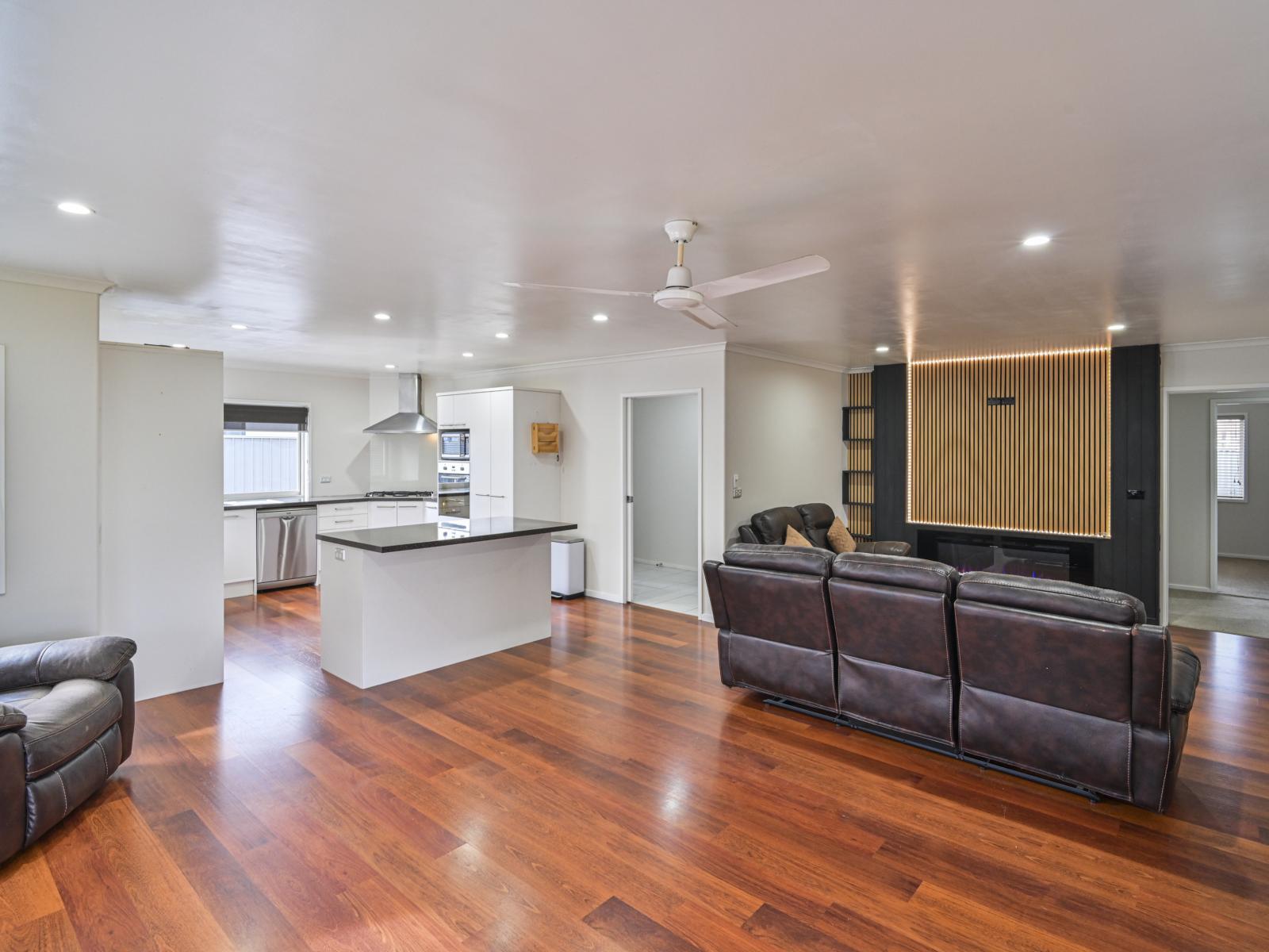 1109A Outram Road, Akina