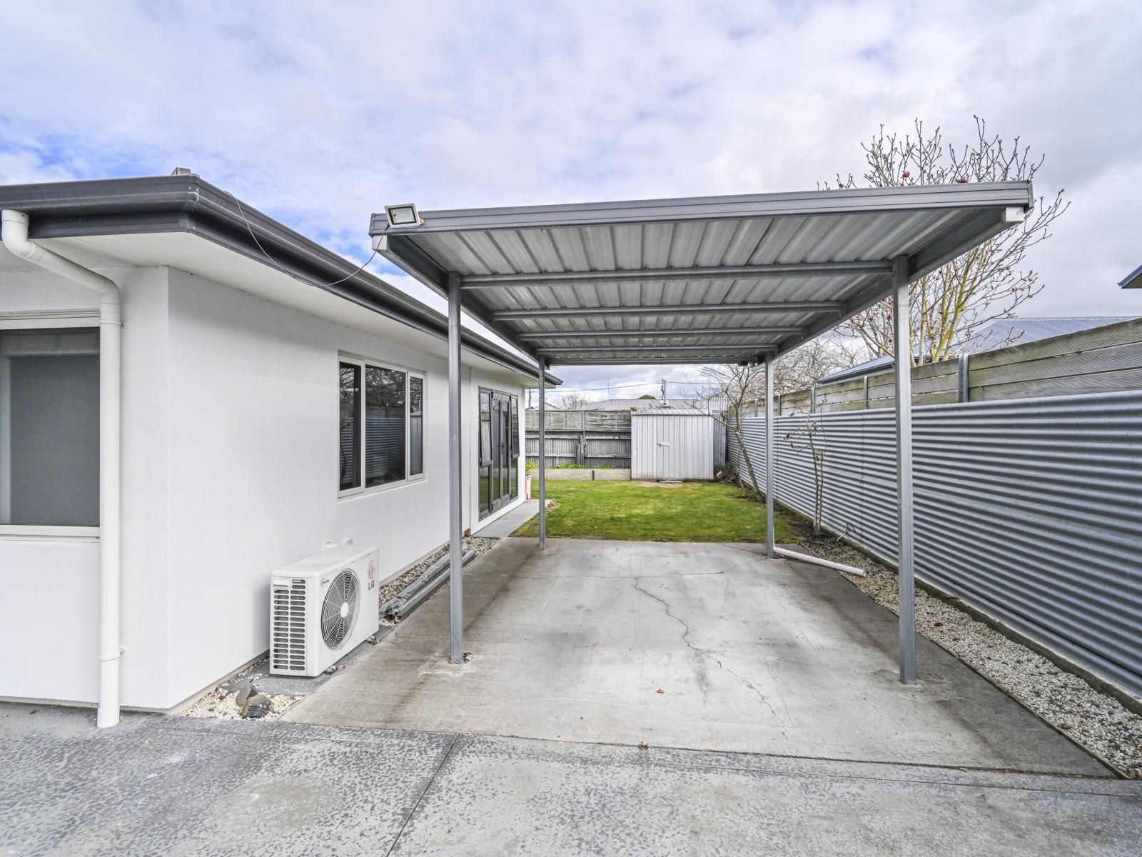 1109A Outram Road, Akina