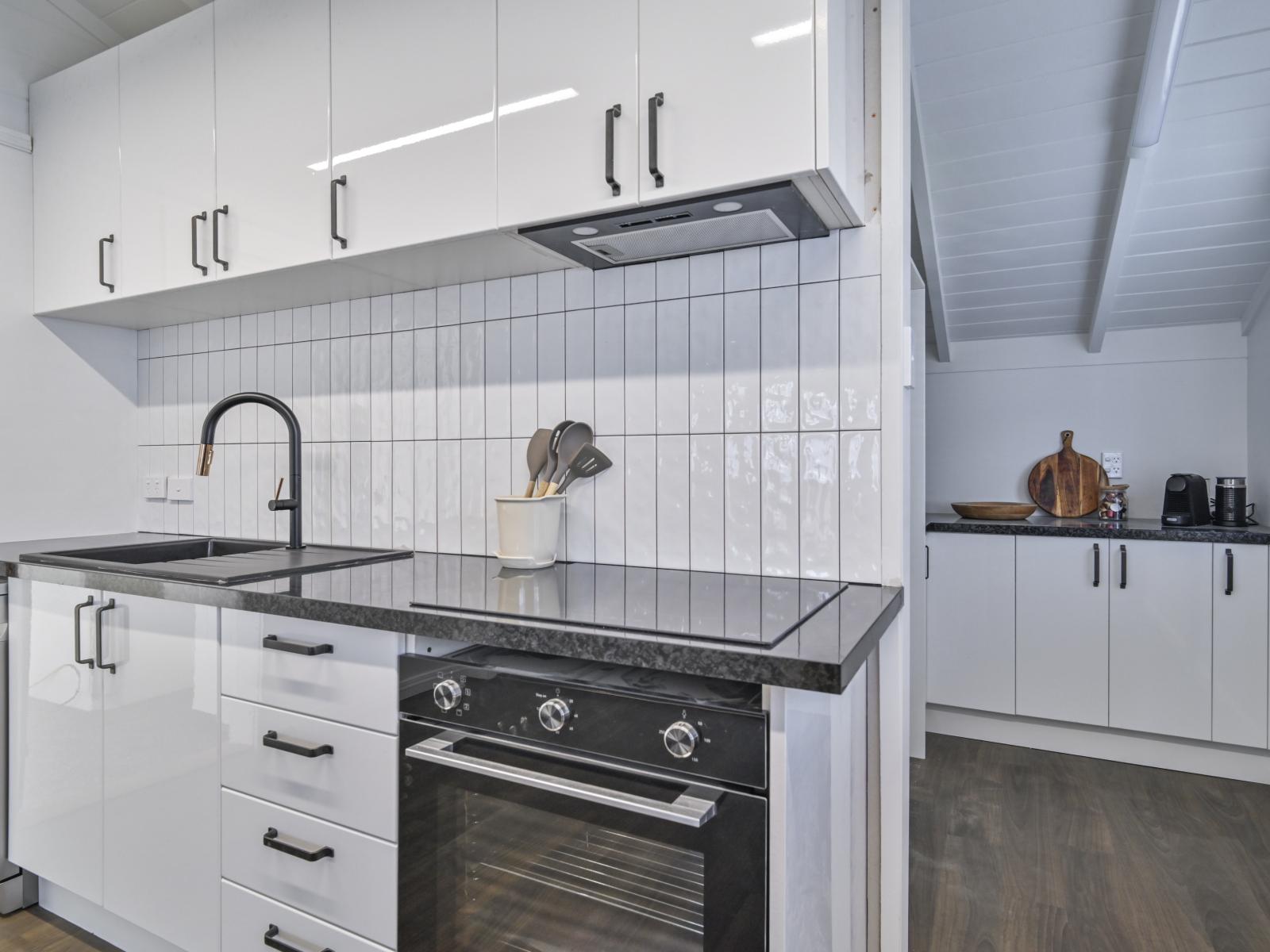 709 Queen Street West, St Leonards