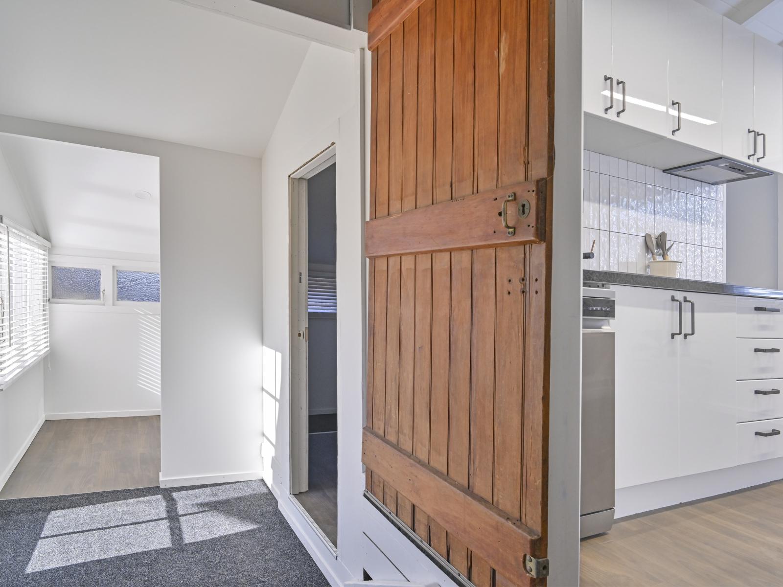 709 Queen Street West, St Leonards